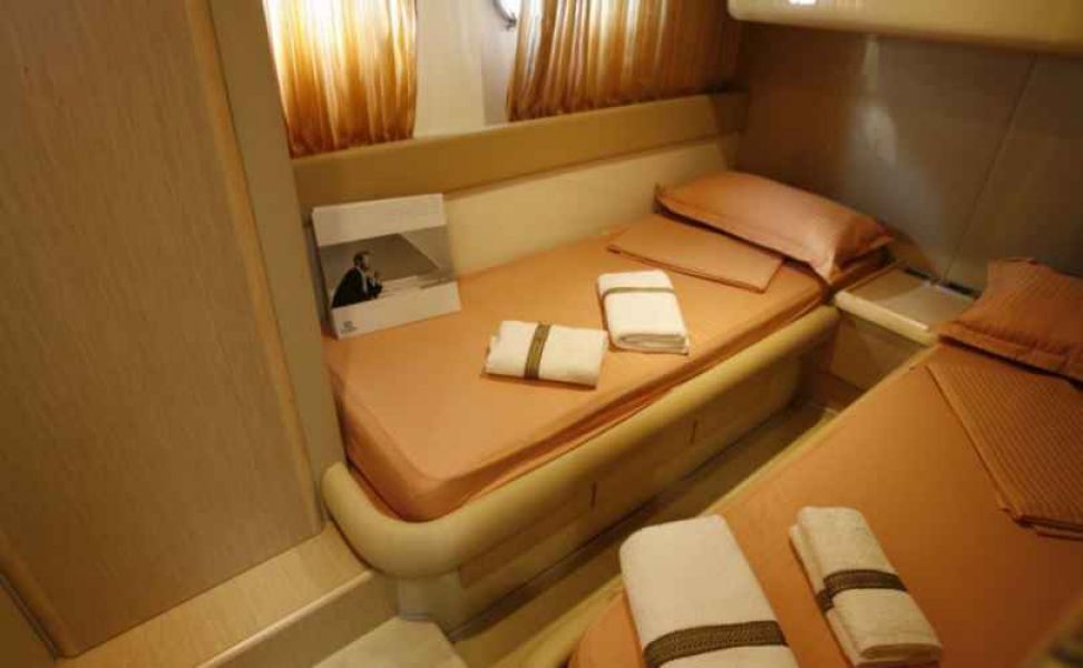 Ferretti 460