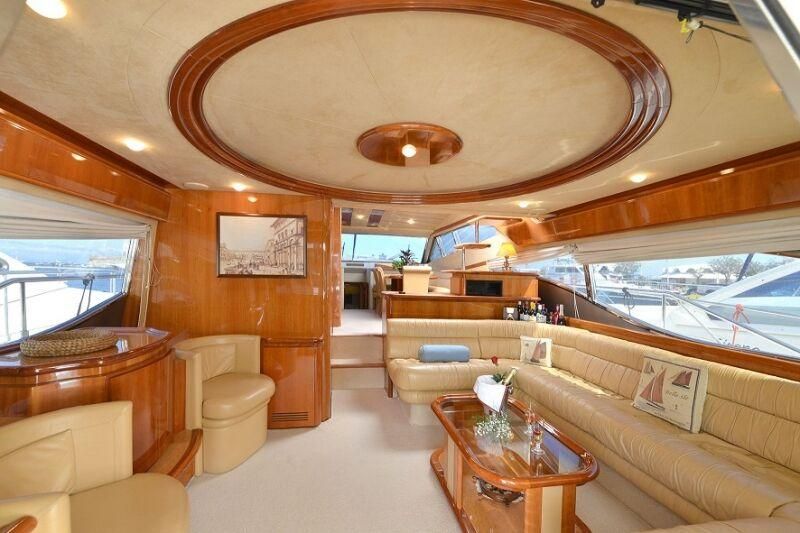 Ferretti 68 - 4 + 2 cab