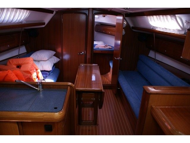 Bavaria 36 cruiser