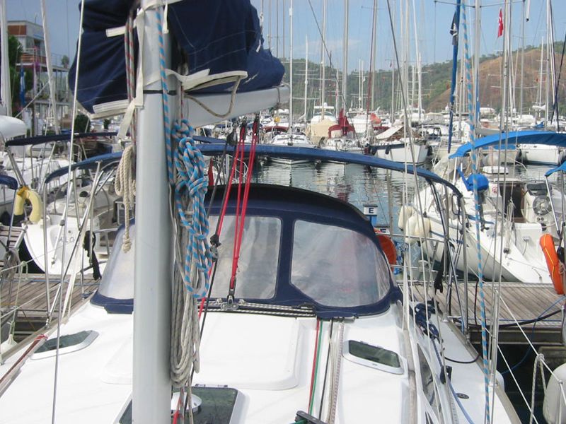 Sun Odyssey 35-3 Cabin