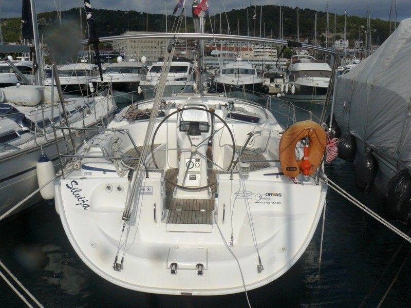 Bavaria 37