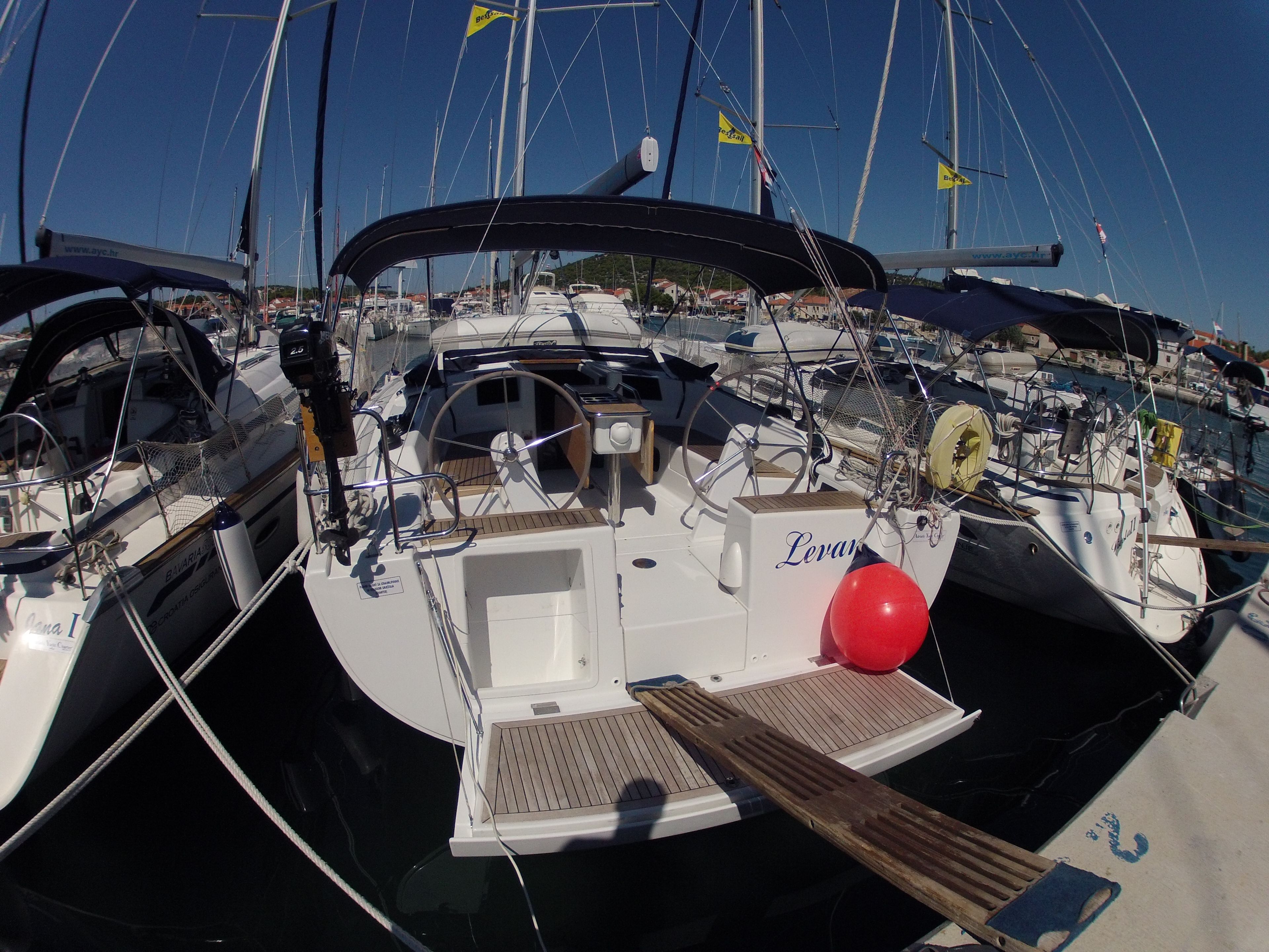 Hanse 385