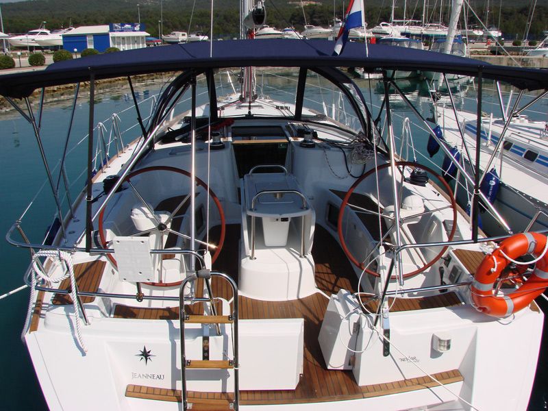 Dufour 385