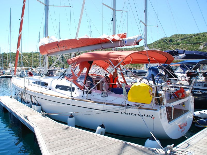 Salona 44