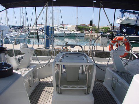 Dufour 385