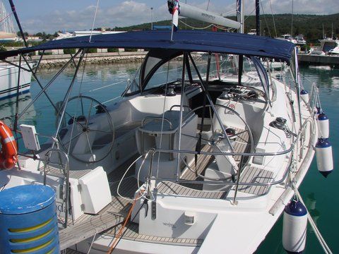 Dufour 385