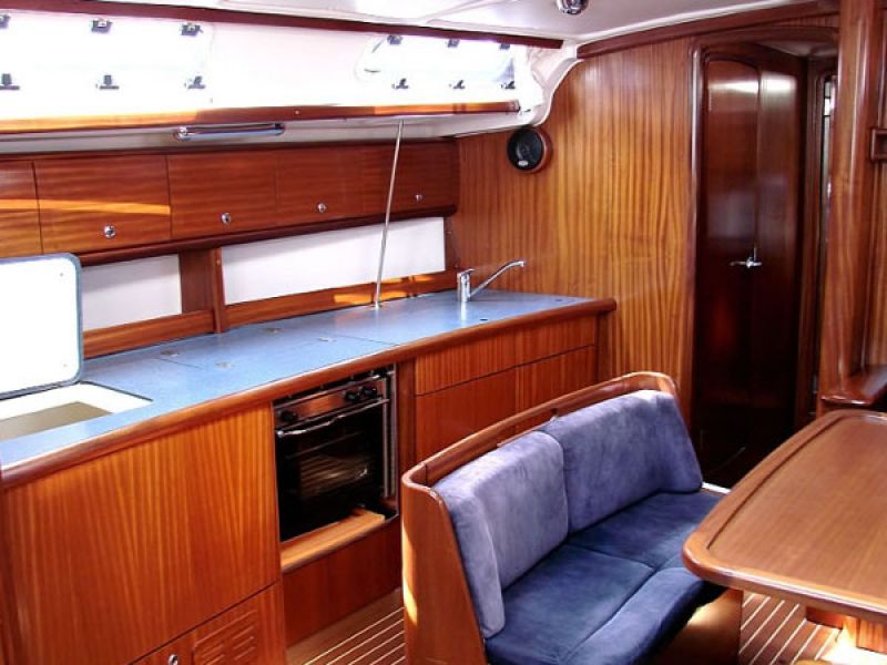 Bavaria 44