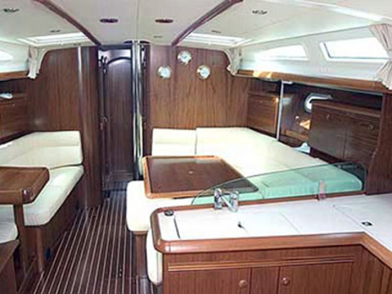 Sun Odyssey 43
