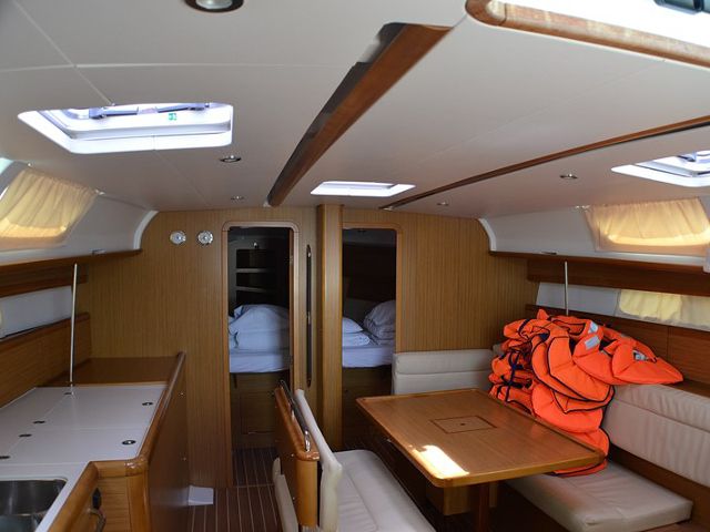 Sun Odyssey 44i