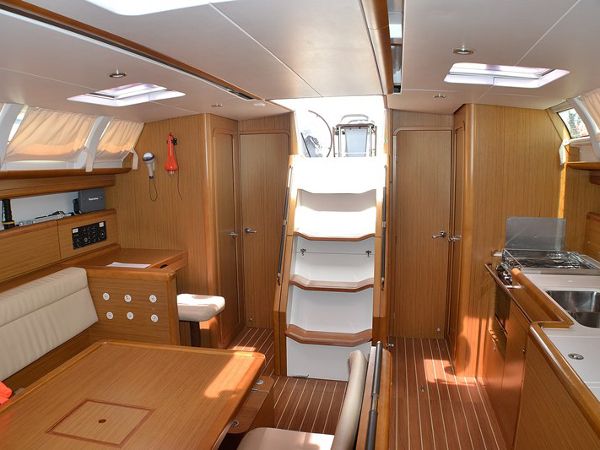 Sun Odyssey 44i