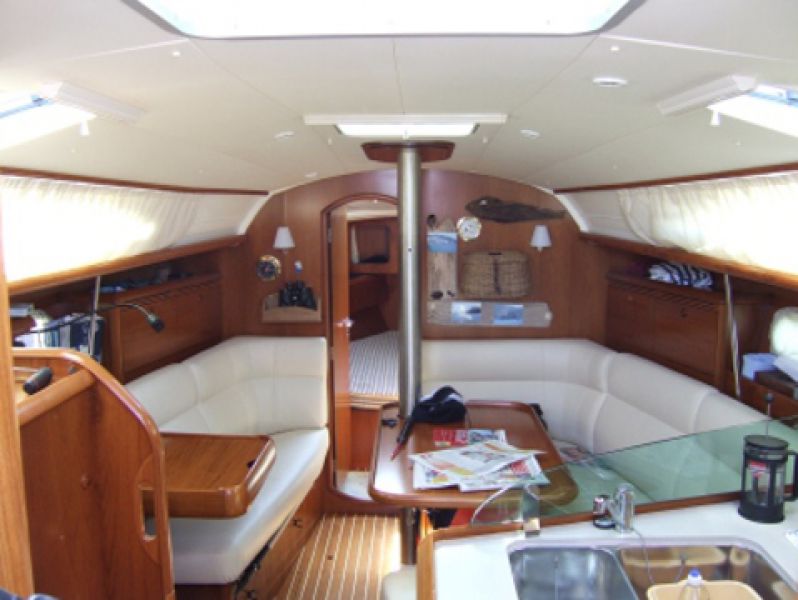 Sun Odyssey 35-3 Cabin