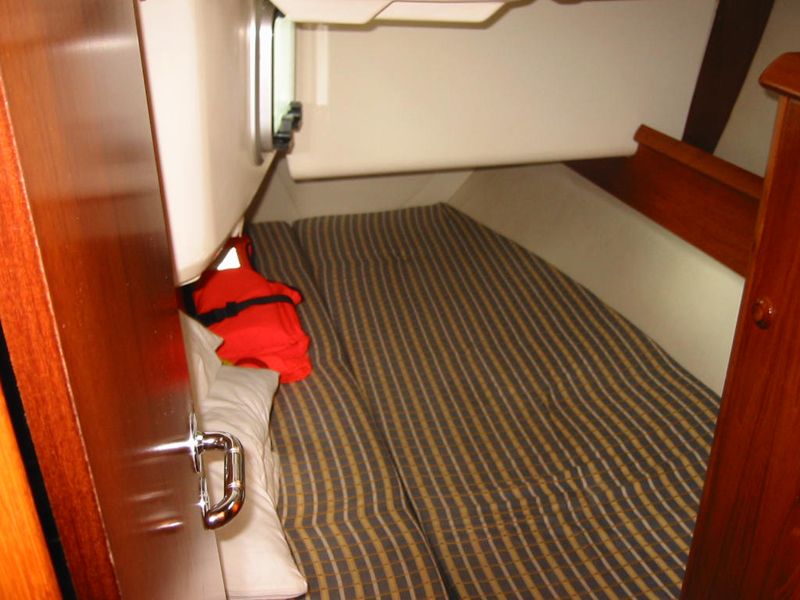 Sun Odyssey 35-3 Cabin