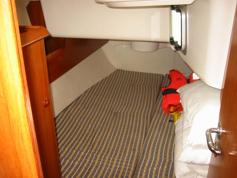 Sun Odyssey 35-3 Cabin