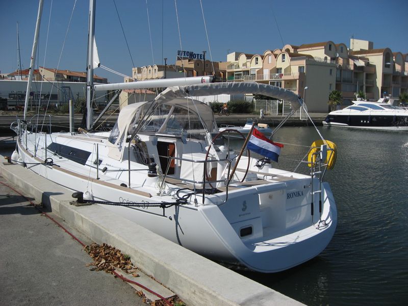 Oceanis 37