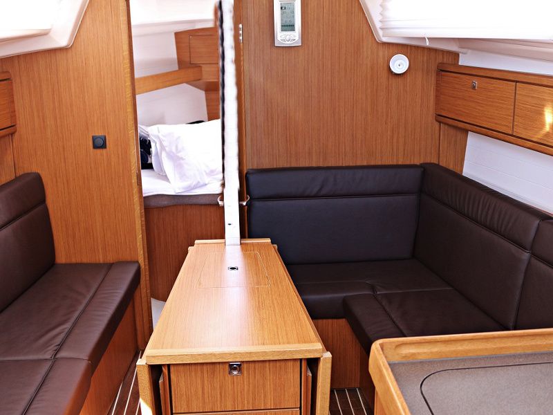 BAVARIA C 33 