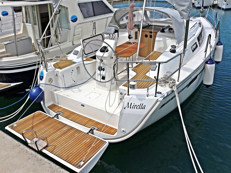 BAVARIA C 33 