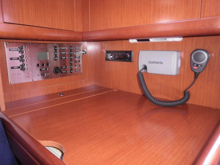 Oceanis 37