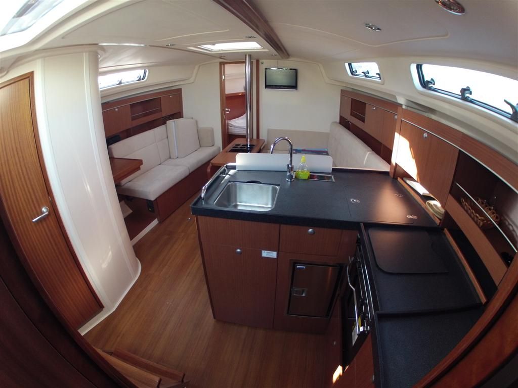 Hanse 385