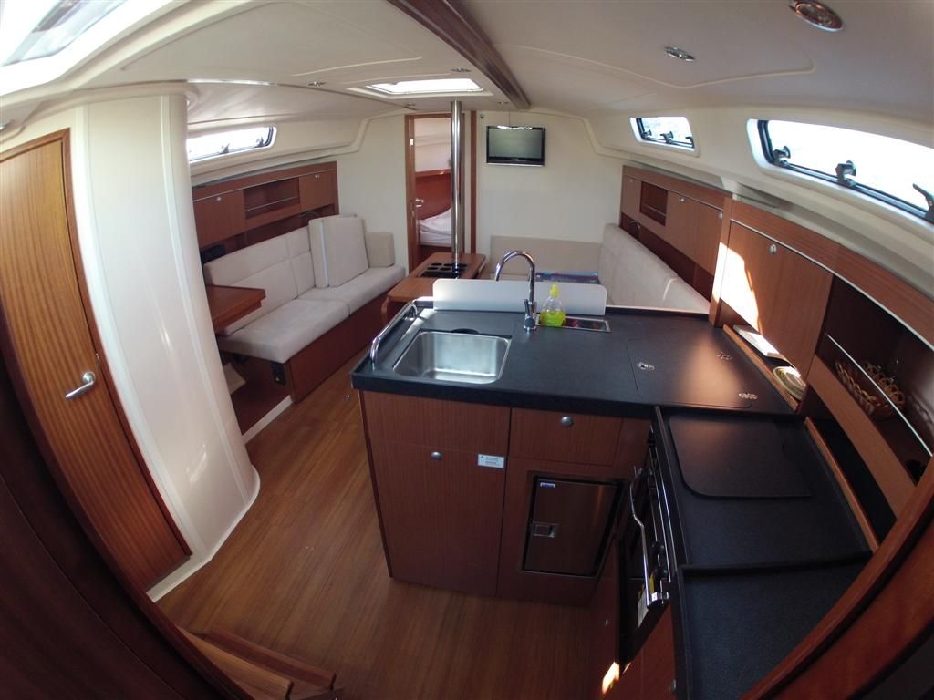 Hanse 385