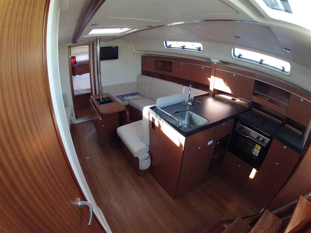 Hanse 385