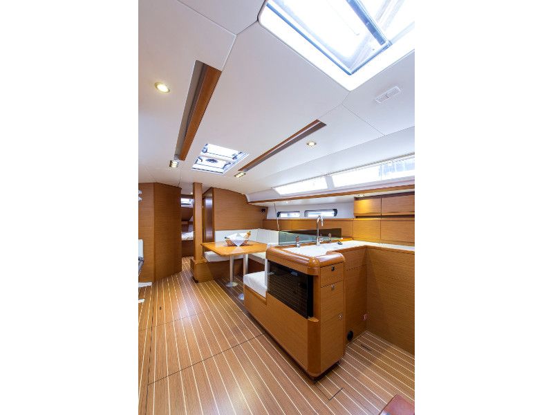 Sun Odyssey 439