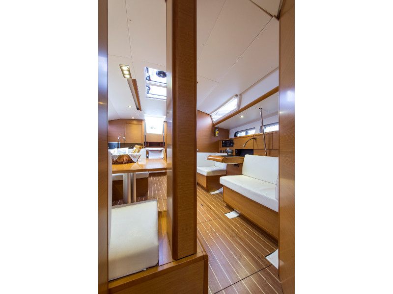 Sun Odyssey 439