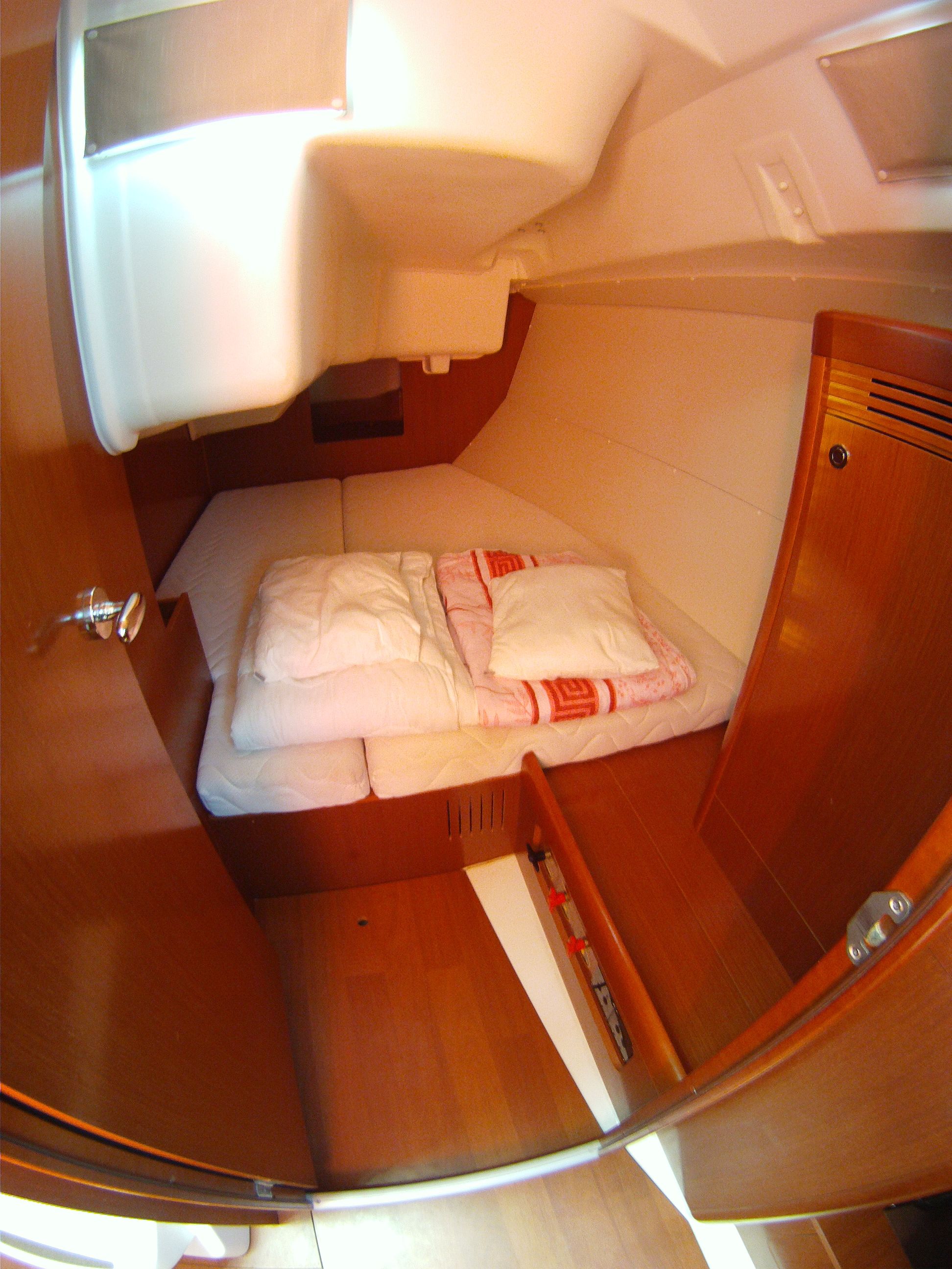 Oceanis 37