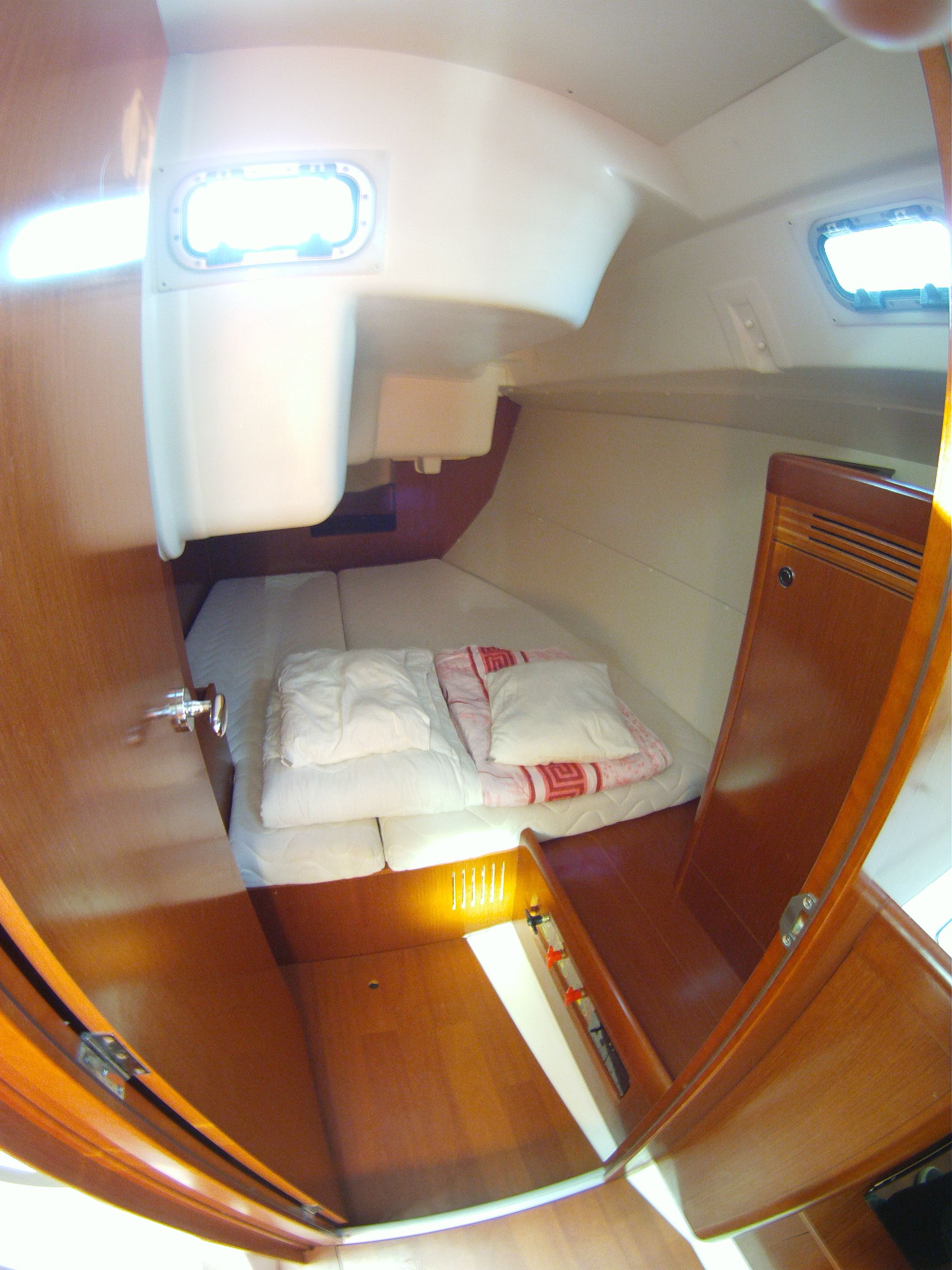 Oceanis 37
