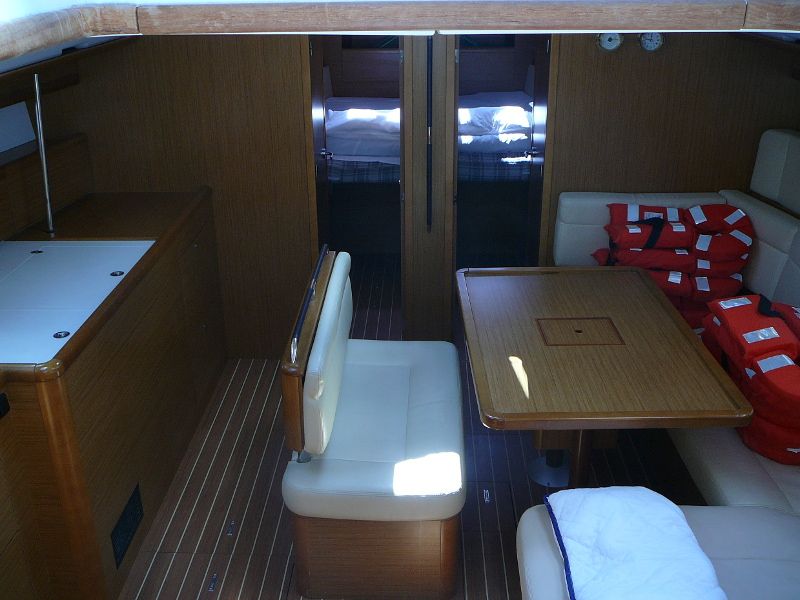 Sun Odyssey 49i