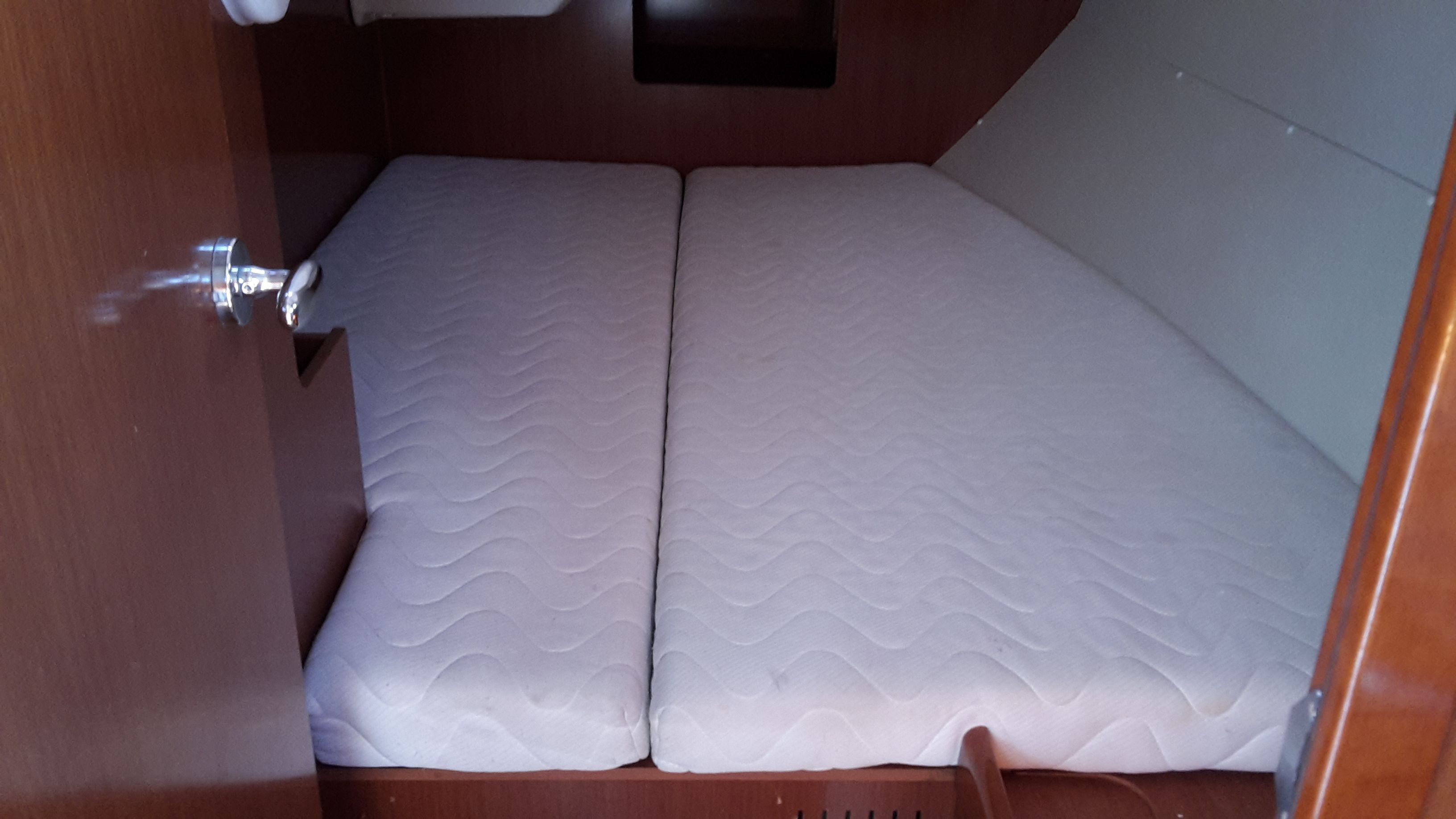Oceanis 37