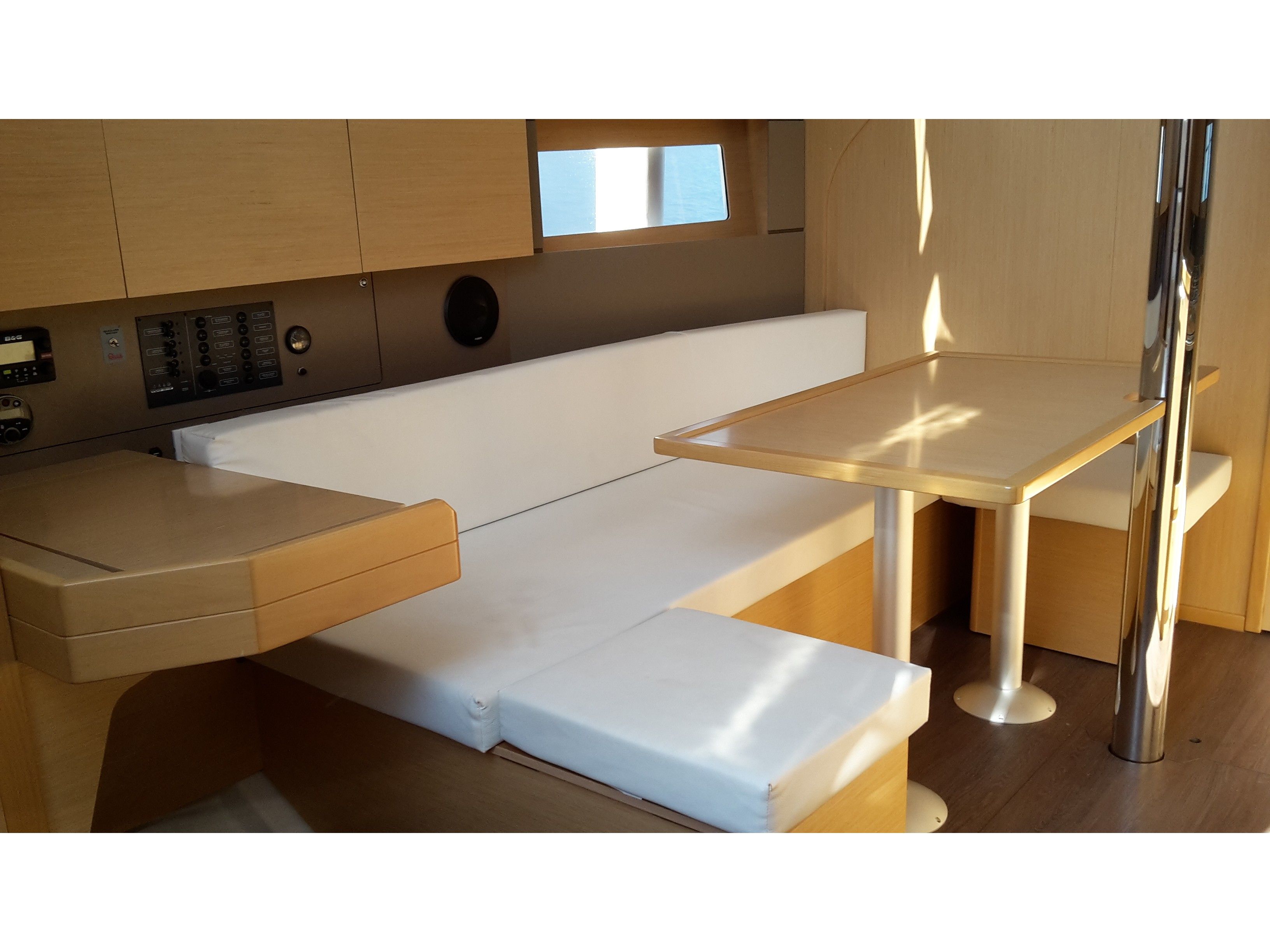 Oceanis 38