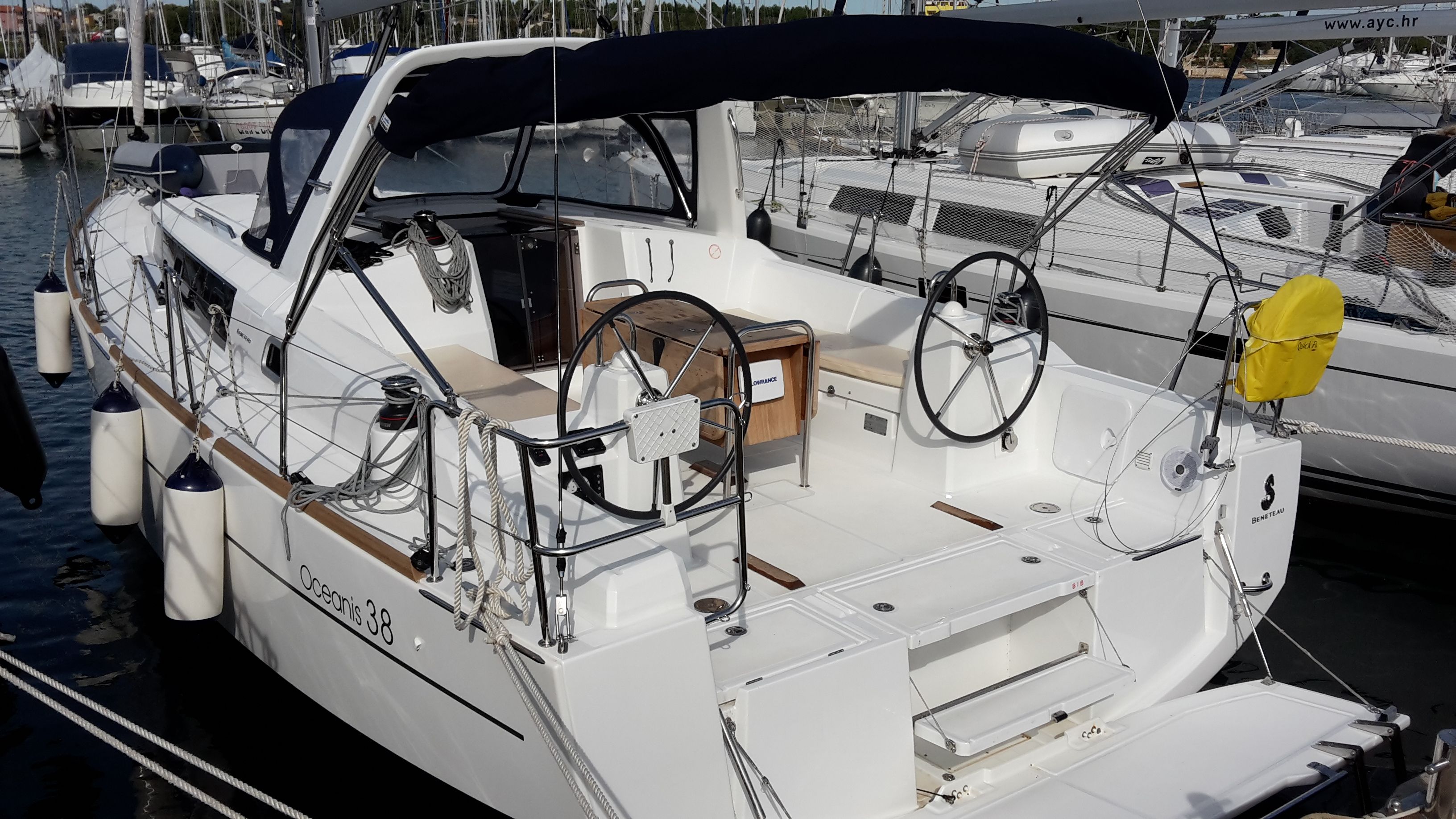 Oceanis 38