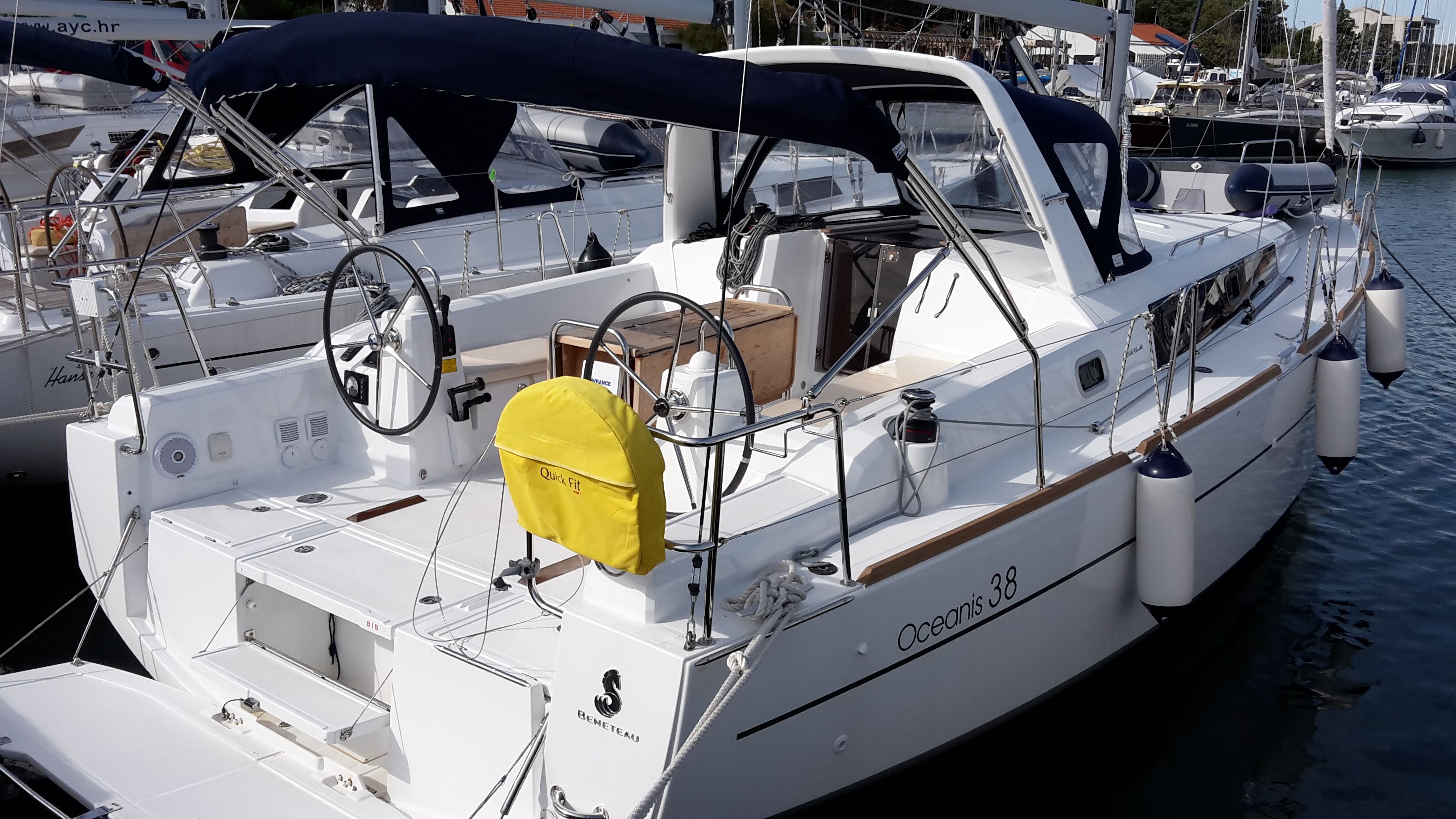Oceanis 38