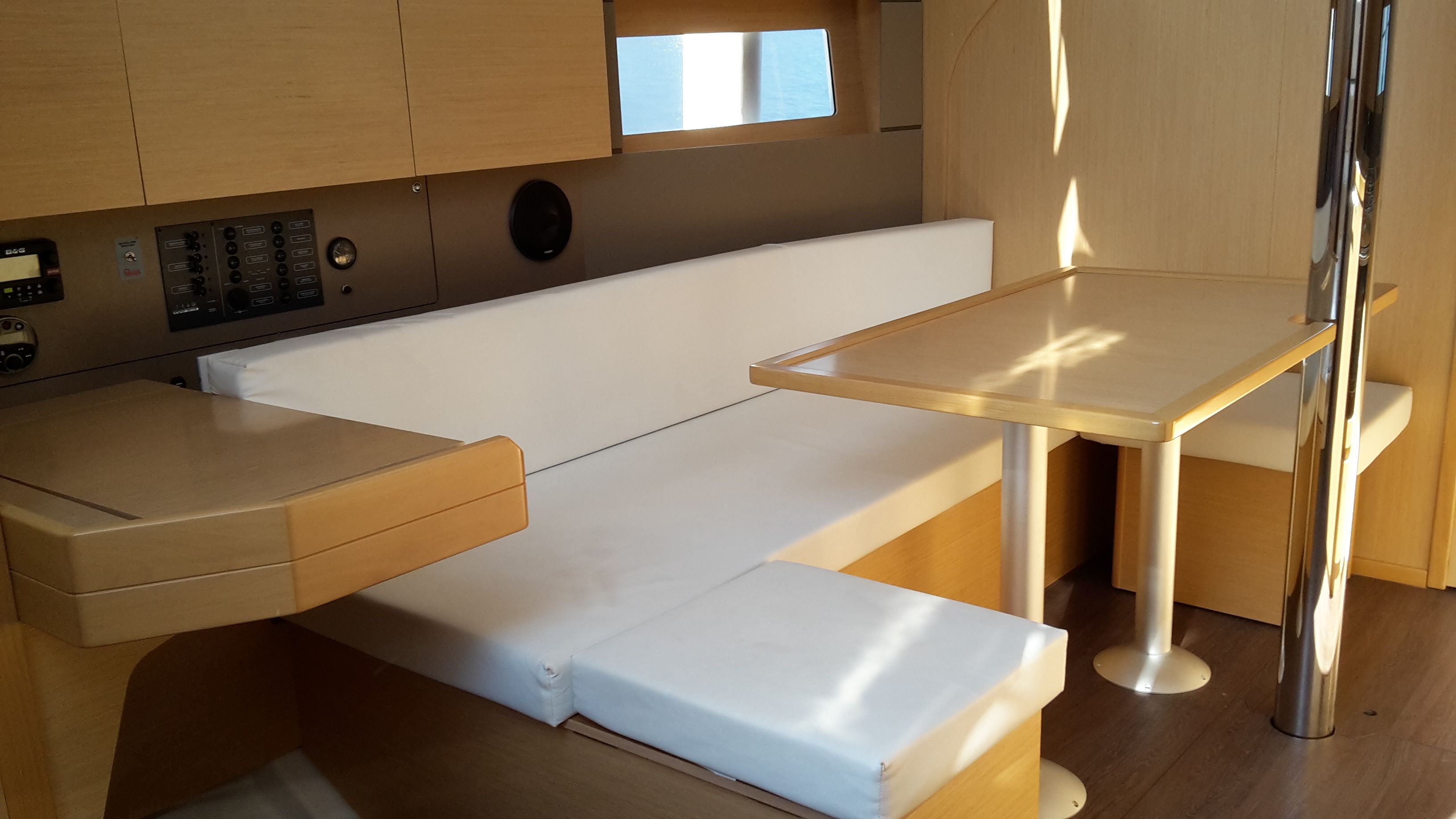 Oceanis 38