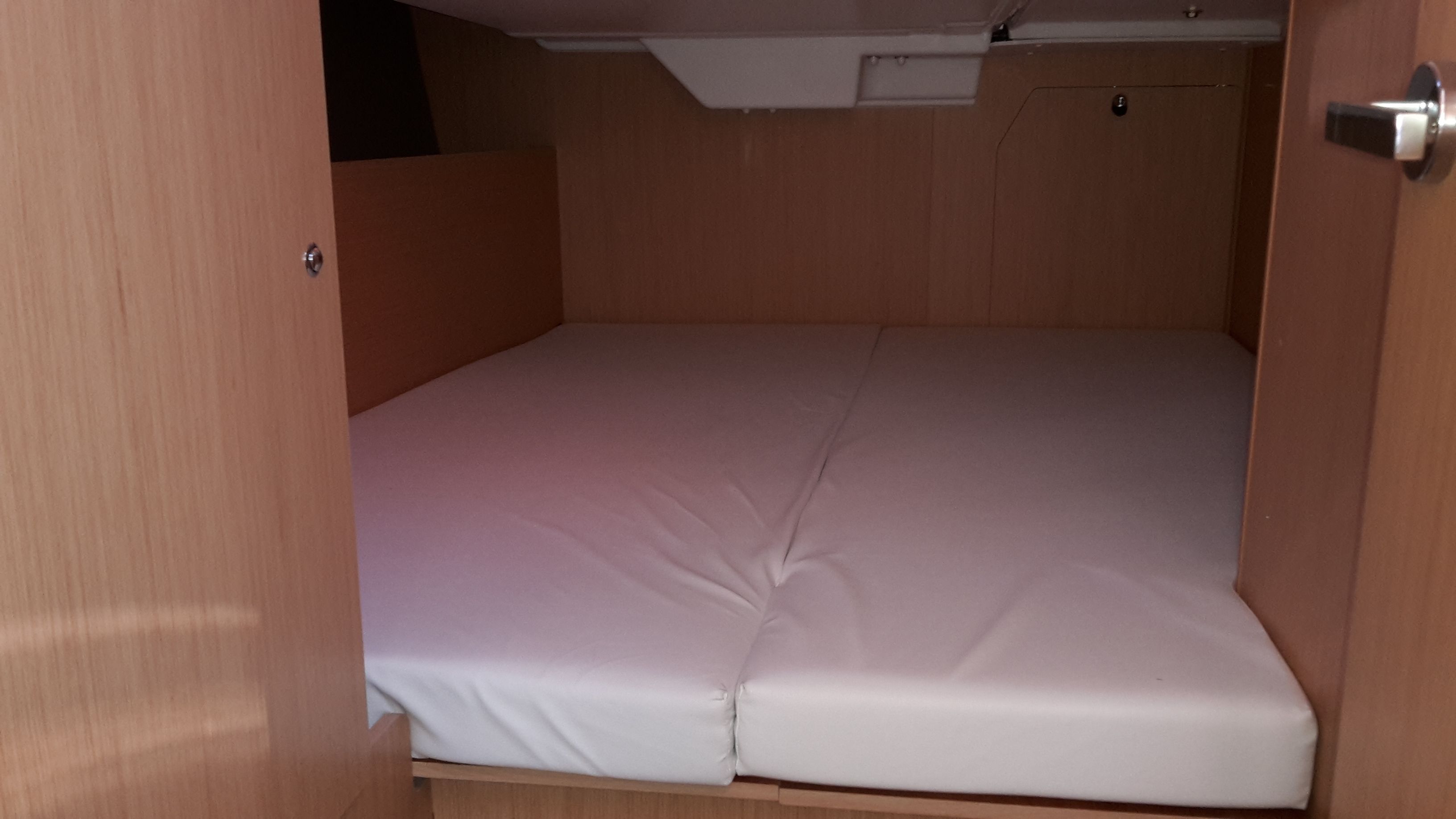 Oceanis 38