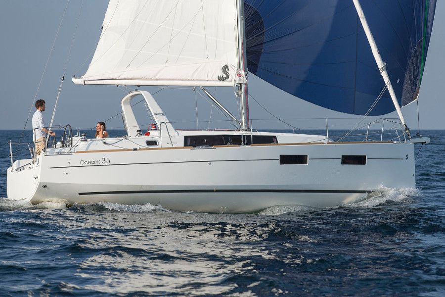 Oceanis 35