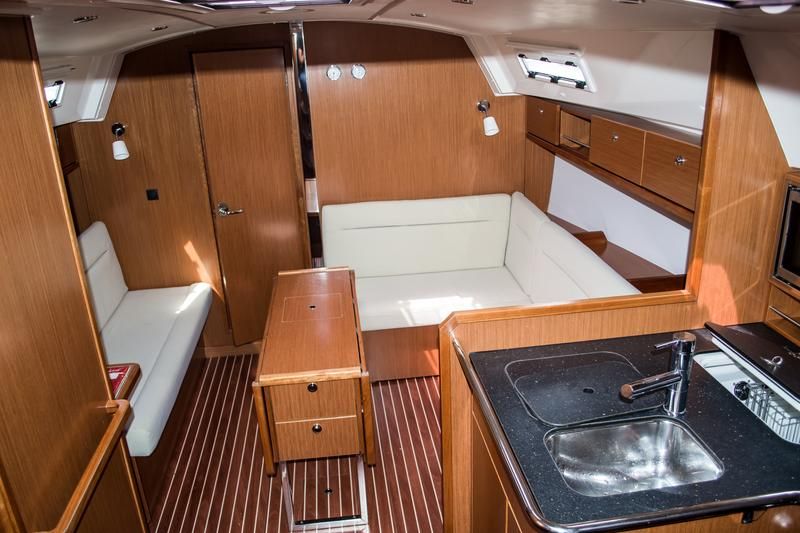 Bavaria Cruiser 36 