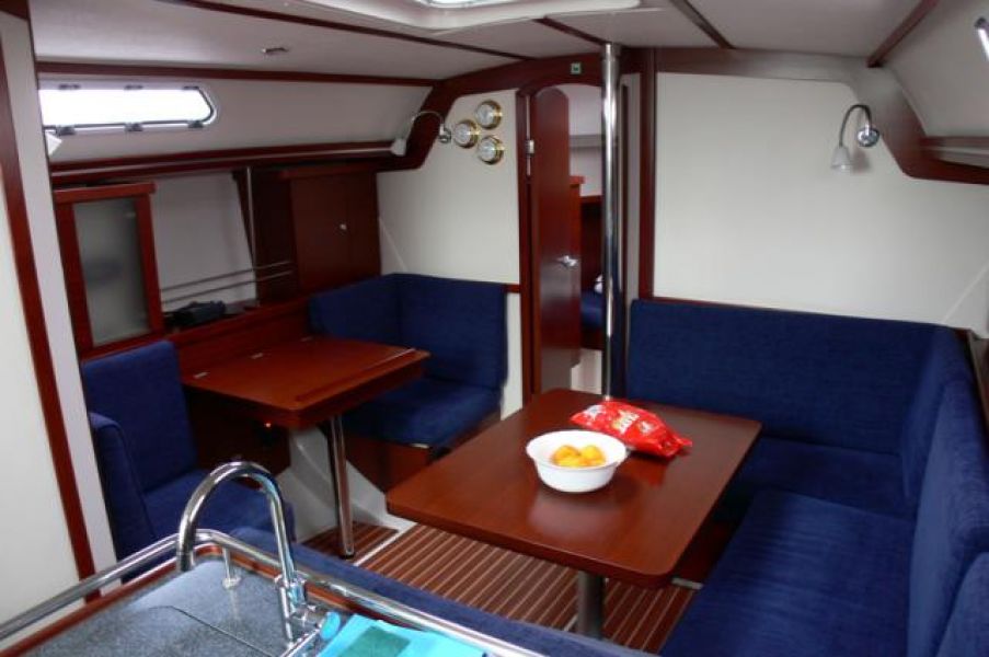 Hanse 370