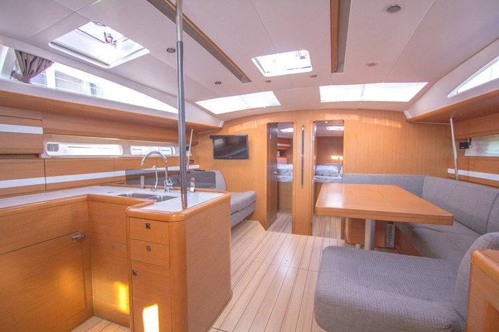 Jeanneau 53 - 4+1 cab