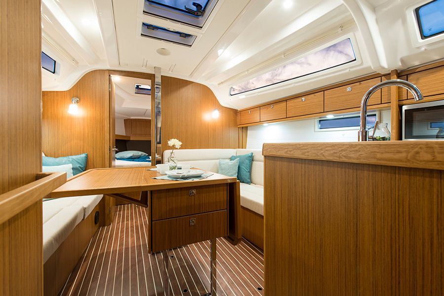 Bavaria Cruiser 37 - 3 cab