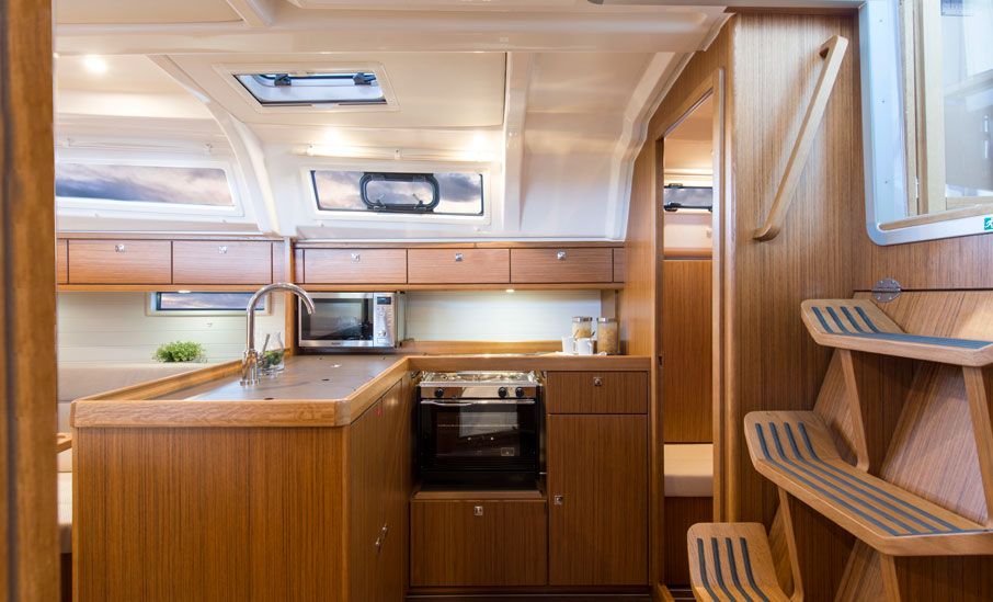Bavaria Cruiser 37 - 3 cab