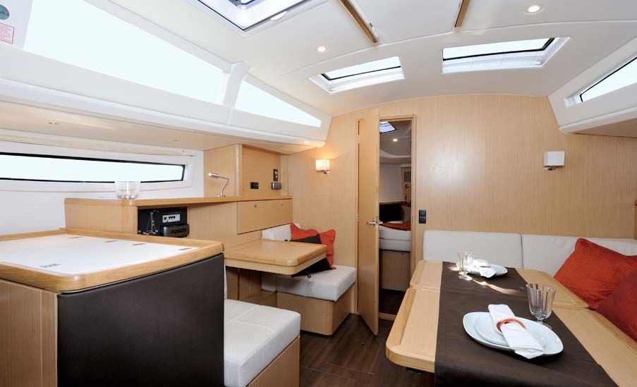 Bavaria Cruiser 37 - 3 cab