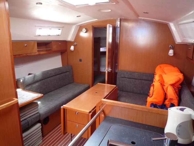Bavaria Cruiser 36 