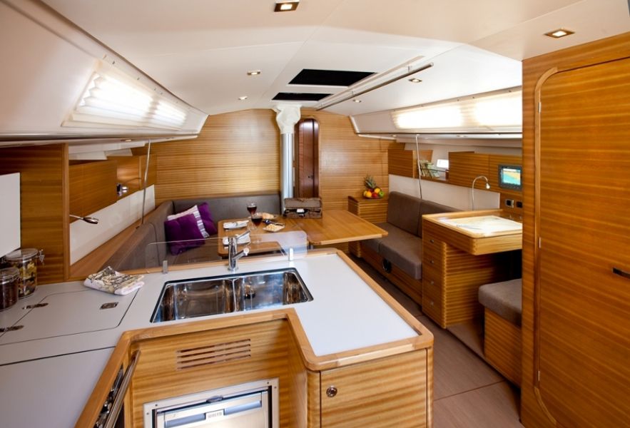 Salona 44