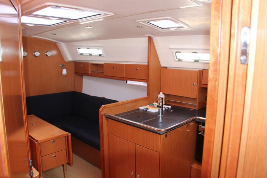 Bavaria Cruiser 36 