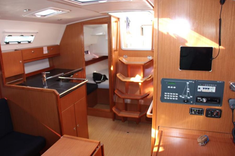 Bavaria Cruiser 36 