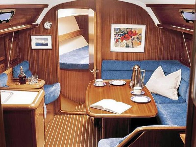 Bavaria 37