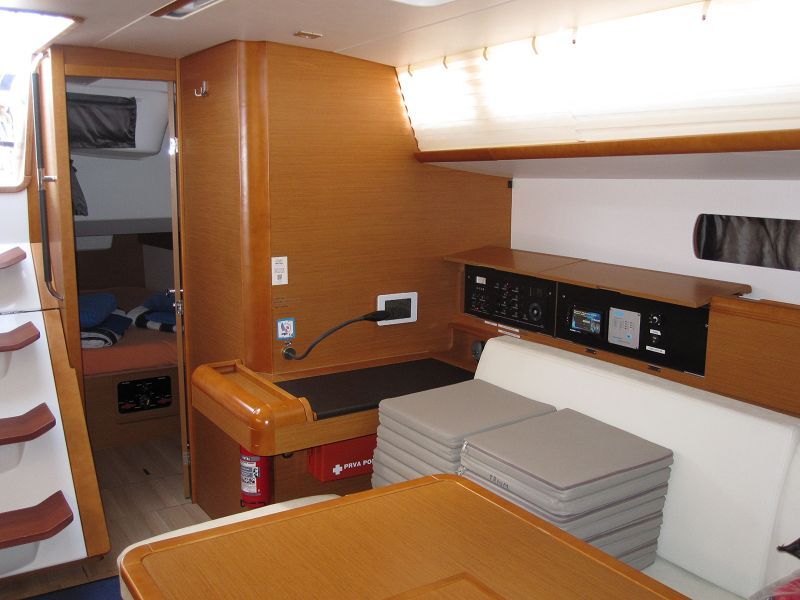 Sun Odyssey 469