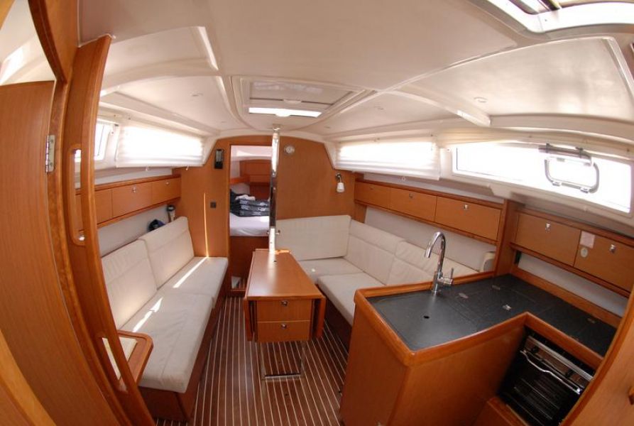 Bavaria Cruiser 33