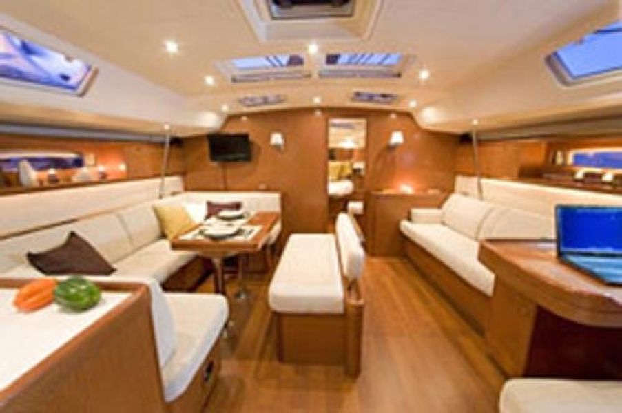 Oceanis 54